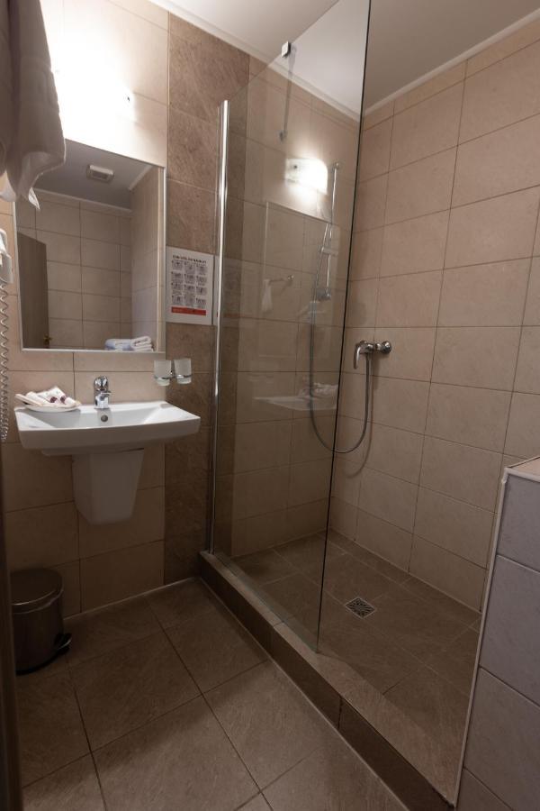 Hotel Corvaris Бухарест Екстер'єр фото